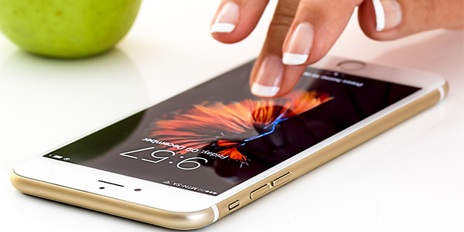 Apple — iPhone Apple — iPhone