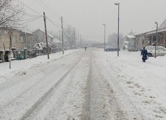 СНЕЖНЕ ПАДАВИНЕ ЋЕ ПОТРАЈАТИ ДО СУБОТЕ Чупићева улица — Зима