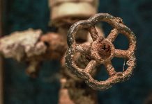 Зајечар: Због поправке вентила у Чупићевој улици, поједине улице без воде Kупатило — цев