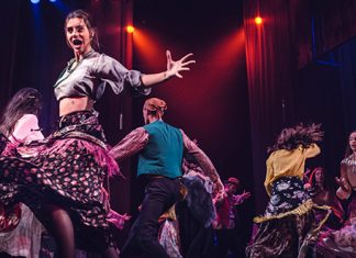 Мјузикл „ЦИГАНИ ЛЕТЕ У НЕБО” у зајечарском Народном позоришту Мјузикл „Цигани лете у небо”