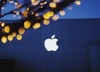 Аpple је поново највреднија компанија на свету Apple — Лого на згради