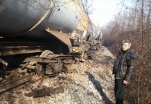 Мештани Јасеновика најављују блокаду пруге и траже да се цистерне више не превозе (ФОТО) Мештани Јасеновика најављују блокаду пруге и траже да се цистерне више не превозе