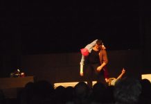 Синоћ је публика уживала у представи „Бизарно” у зајечарском Народном позоришту Представа „Бизарно”