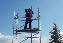 ТЕРЕН ЗА МИНИ ГОЛФ НА ПОПОВОЈ ПЛАЖИ ДОБИЈА НОВУ РАСВЕТУ Терен за мини голф на Поповој плажи добија нову расвету