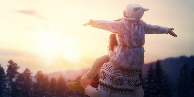 Зимска шетња, отац и ћерка