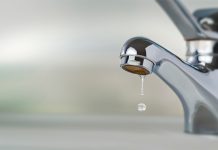 Данас без воде мештани шест зајечарских села Славина за воду у кухињи