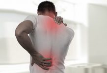 Ево шта вам све „ради” запаљење у телу Мушкарац осећа бол у леђима и врату
