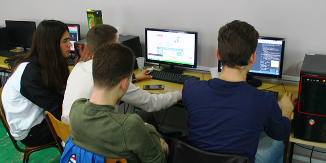 Одржане радионице за ученике средњих школа у оквиру пројекта „Хакатон” Одржане радионице за ученике средњих школа у оквиру пројекта „Хакатон”