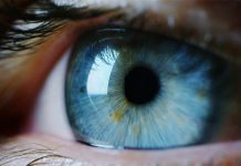 Шта се дешава кад вам „игра” око Око плаве боје
