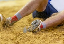 Ученици и ученице зајечарских основних и средњих школа на Међуокружном такмичењу у атлетици 11. априла у Крушевцу Скок удаљ