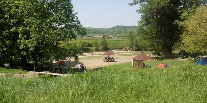 Фотографија Санеле Ђорђевић &bdquo;Вањин јаз, Зајечар, рај за првомајски излет&rdquo;