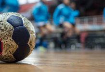 Међуокружно такмичење у рукомету 8. маја у Хали спортова на Kраљевици Лопта за рукомет на рукометашком терену