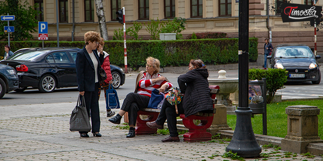 Пензионерке разговарају Пензионерке разговарају