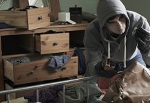 Малолетници опљачкали старицу у околини Зајечара Провалник краде предмете из спаваће собе