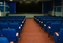 Пројекције филмских хитова 14. маја у Центру за културу у Kотлујевцу Сала у Центру за културу у Котлујевцу