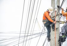 Поједина зајечарска села сутра без струје због радова на мрежи Електричари на бандери