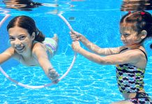 „City Games” караван 10. јула стиже у Зајечар! Игре на базену могу да почну! Девојчице се забављају под водом у базену