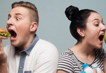 Kо дуже живи: Месоједи VS вегетаријанци Момак месојед и девојка вегетаријанка