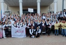 Синоћ одржана прва смотра фолклорних ансамбала „Развило се коло крај Тимока” у Зајечару Прва смотра фолклорних ансамбала „Развило се коло крај Тимока”