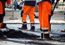 Асфалтирана Фрушкогорска улица у Зајечару Радници асфалтирају улицу