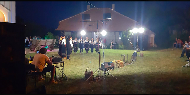 37. Смотра народних обичаја „Вражогрначки точак”