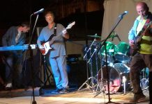 Приређено хуманитарно вече у дворишту „Дечијег центра” у Зајечару Хуманитарно вече — „Дечији центар” Зајечар