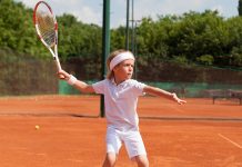 ТК „АС Тимок”: Бесплатна школа тениса за све малишане Дечак тенисер вежба тенис
