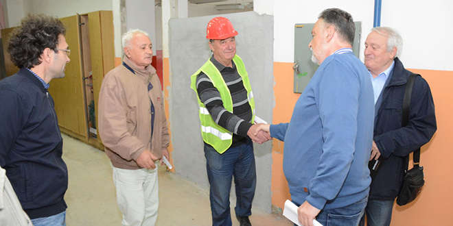 Градоначелник Зајечара Бошко Ничић — Обилазак радова у Основној школи „Хајдук Вељко” у Зајечару Градоначелник Зајечара Бошко Ничић — Обилазак радова у Основној школи „Хајдук Вељко” у Зајечару