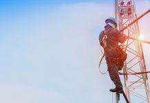 Због радова на мрежи у понедељак, већи број улица у Зајечару без струје Електричар на далеководу