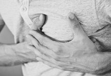 Стручњаци саставили листу — 20 најболнијих здравствених стања Мушкарац осећа бол у пределу груди