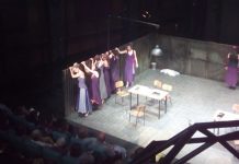 Београдска премијера представе „Жене из Троје” одушевила публику Представа „Жене из Троје” — „Битеф театар” у Београду