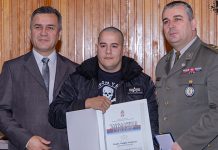 Уручено десетак признања војницима који су добровољно служили војни рок у Зајечару (ФОТО) Свечана церомонија уручења значки и захвалница отаџбине војницима који су добровољно служили војни рок са оружјем у Зајечару