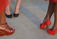 Ево шта нашем телу раде високе штикле и „натрпана“ ташна на рамену! Жене у штиклама