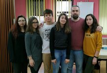 Ученици зајечарске Гимназије одржали радионице у оквиру пројекта „Научни папарацо” Гимназија Зајечар — Радионице у оквиру пројекта „Научни папарацо”