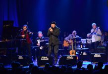 Одржан новогодишњи концерт у зајечарском позоришту: Шербеџију публика испратила овацијама (ФОТО) Концерт Радета Шербеџије у Народном позоришту Тимочке Крајине „Зоран Радмиловић”