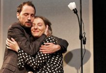 Публика уживала у представи „Блискост” у зајечарском позоришту Представа „Блискост”