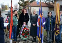 Полагањем венаца и у Зајечару обележен Дан државности Републике Србије Полагање венаца за Дан државности у Зајечару