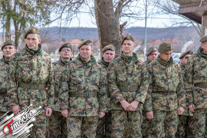 Полагање венаца поводом Дана формирања 9. српске ударне бригаде у зајечарској касарни