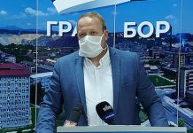 Бор: Излечен први оболели пацијент, регистрована још два случаја вируса корона Градоначелник Бора Александар Миликић — Прес-конференција — COVID-19