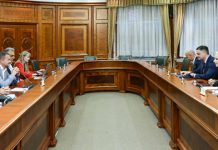 Грађани више неће морати на шалтере по лист непокретности Састанак у вези са издавањем листа непокретности грађанима