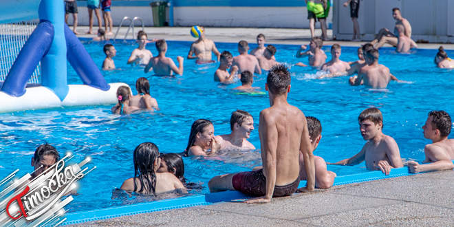 Отворена капија градског базена у Зајечару