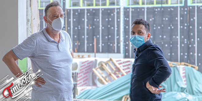 Градоначелник Зајечара Бошко Ничић обишао радове на реновирању ОШ „Хајдук Вељко” у Зајечару Градоначелник Зајечара Бошко Ничић обишао радове на реновирању ОШ „Хајдук Вељко” у Зајечару