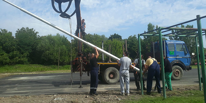 Радови на спортском терену у селу Лубница