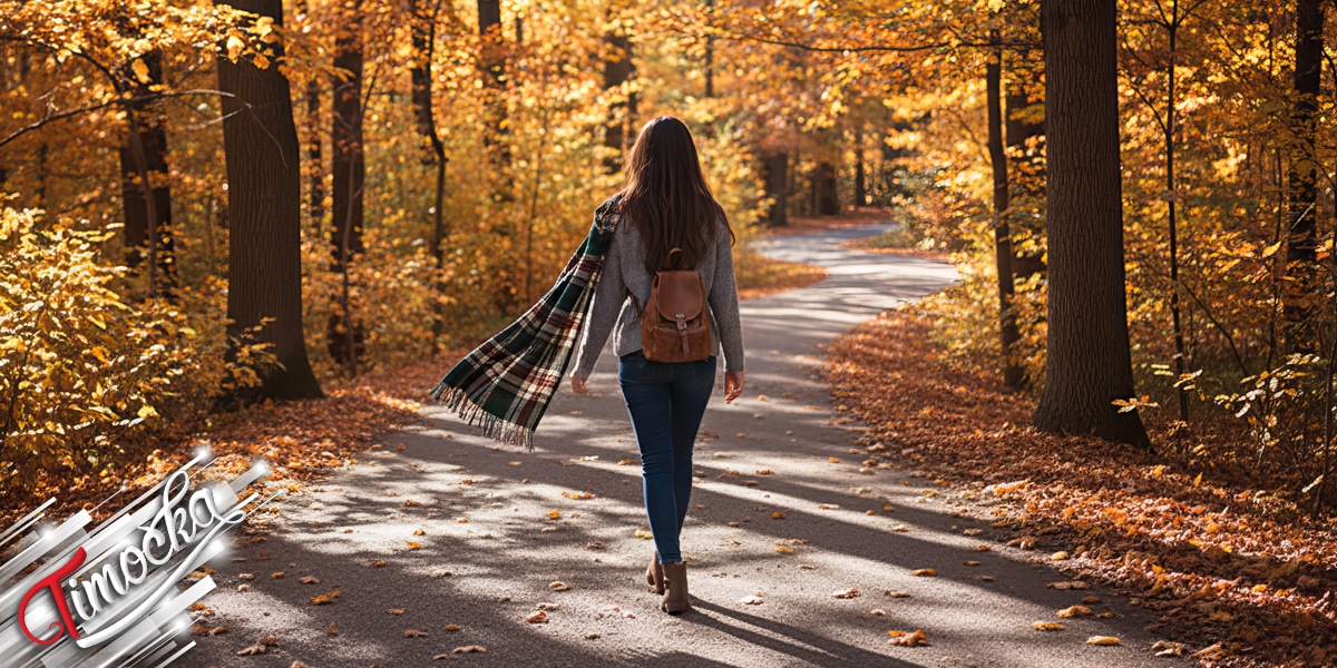 Јесен, девојка шета Јесен, девојка шета