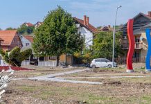 „Дечак на лептиру” и метална скулптура „Застава” красиће „острвце“ у Зајечару Скулптура „Дечак на лептиру” и метална скулптура „Застава” у Зајечару