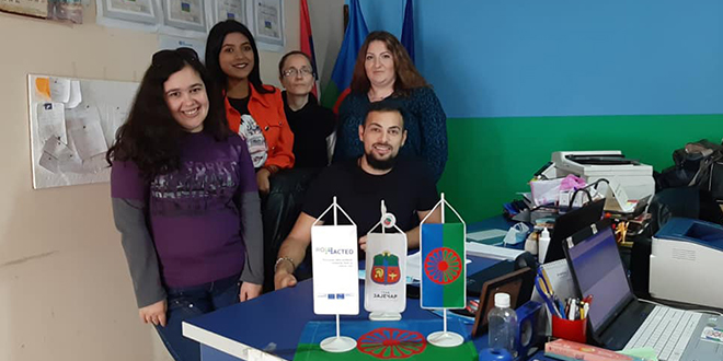 Удружење „Друштва Рома” Зајечар: Подела ваучера ученицима за куповину школског прибора