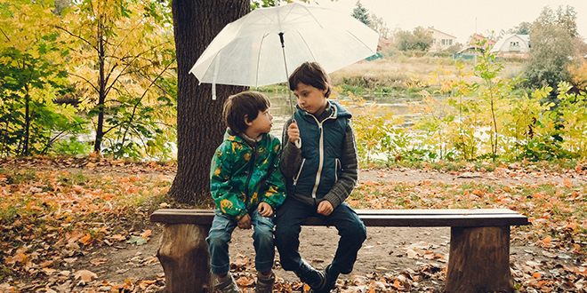 Јесен, деца, кишобран