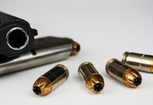 ПУ Неготин: Полиција приликом претреса стана осумњиченог пронашла револвер и 803 метка Пиштољ и меци за пиштољ