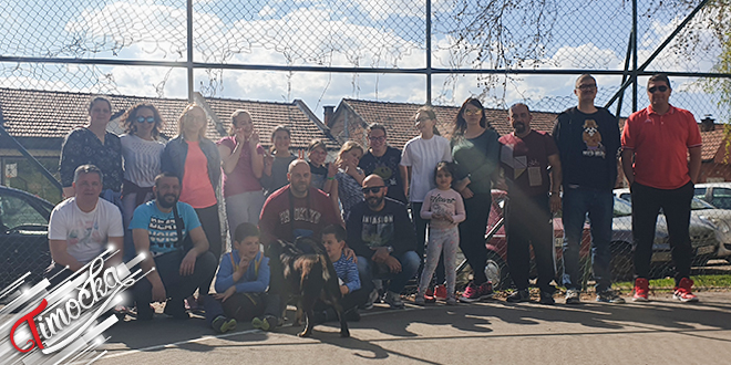 Становници насеља Ц-16 предали петицију Градској управи у Бору за формирање зоне 30