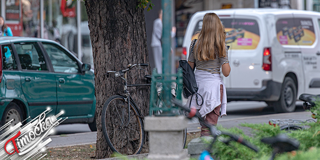 Град Зајечар – Девојка шета Град Зајечар – Девојка шета